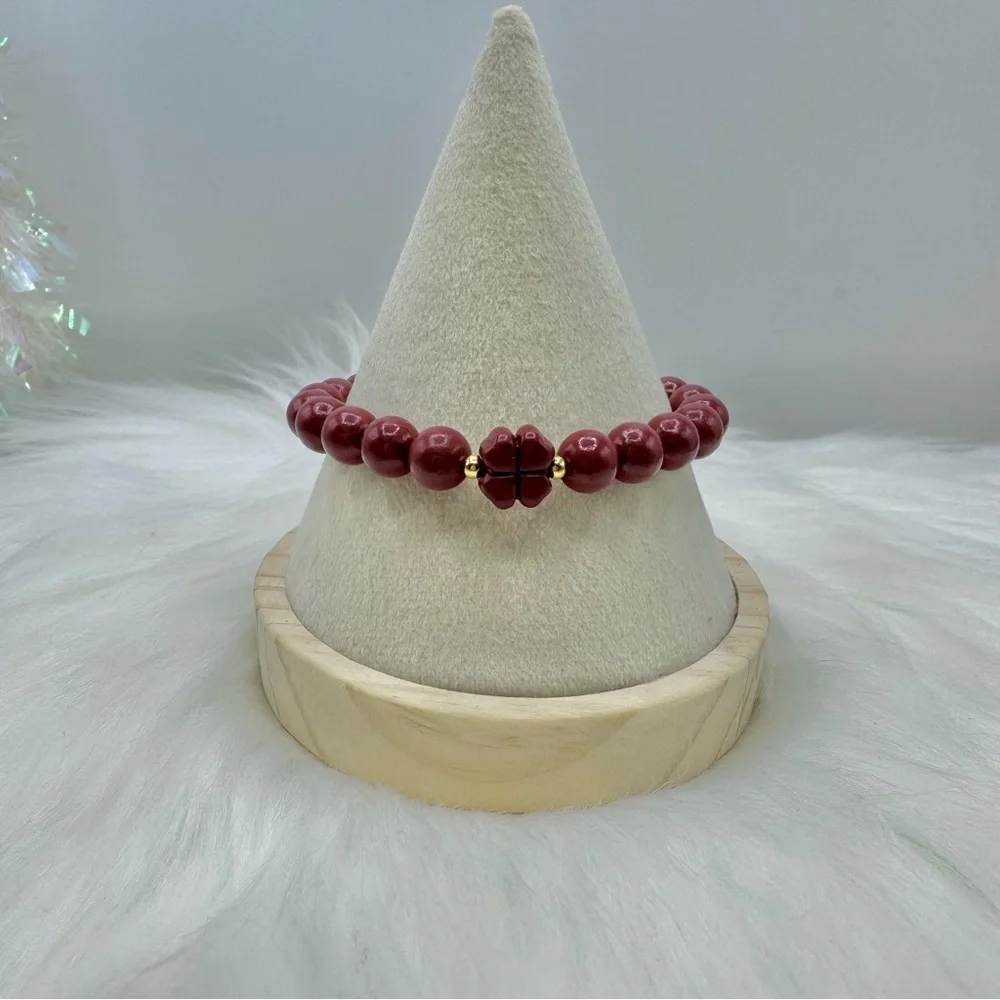 Four-Leaf Clover Cinnabar Beaded Bracelet